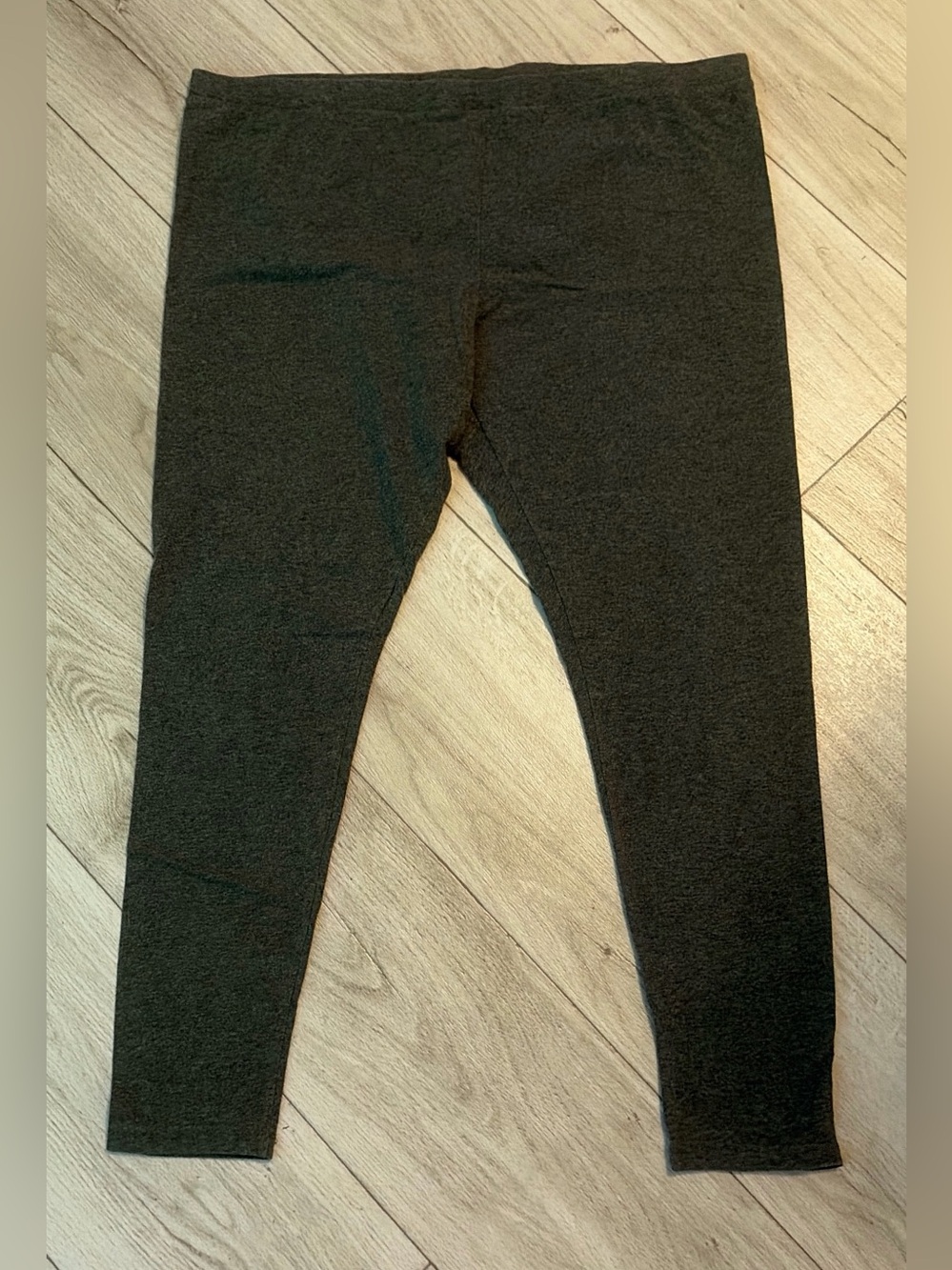 Women’s size 2X Ava & Viv crop leggings